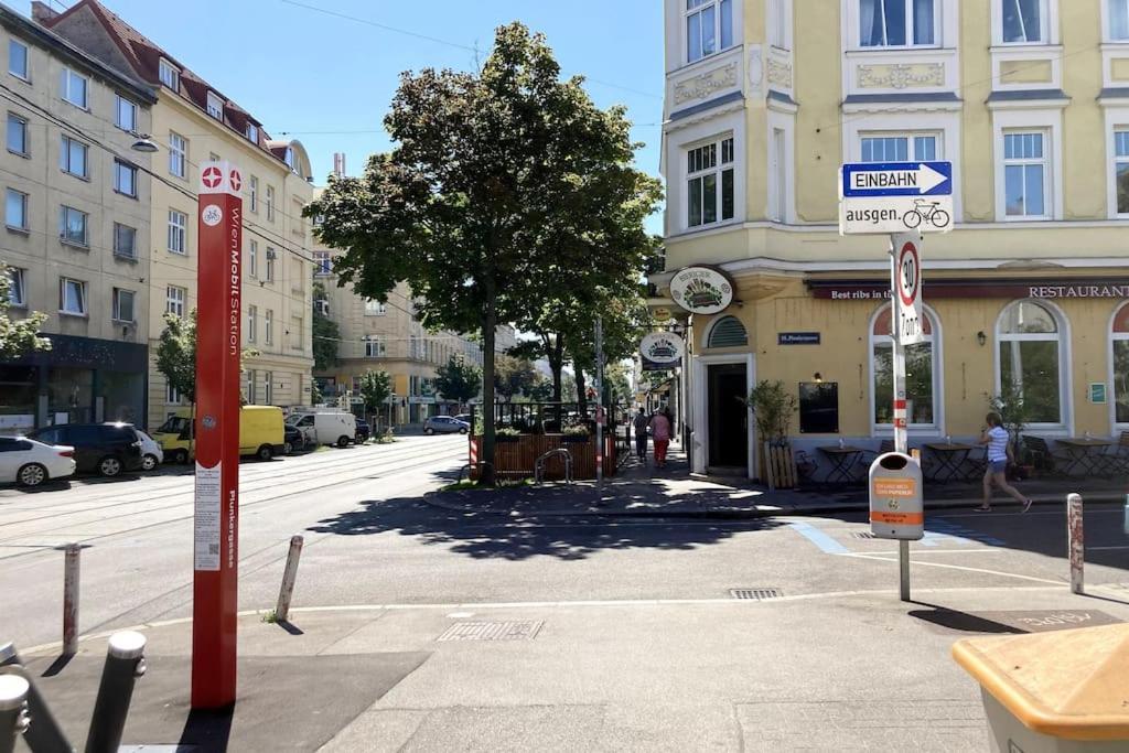 Vienna: Cozy 2-Room Apt. Εξωτερικό φωτογραφία