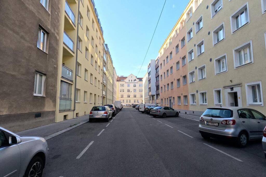 Vienna: Cozy 2-Room Apt. Εξωτερικό φωτογραφία