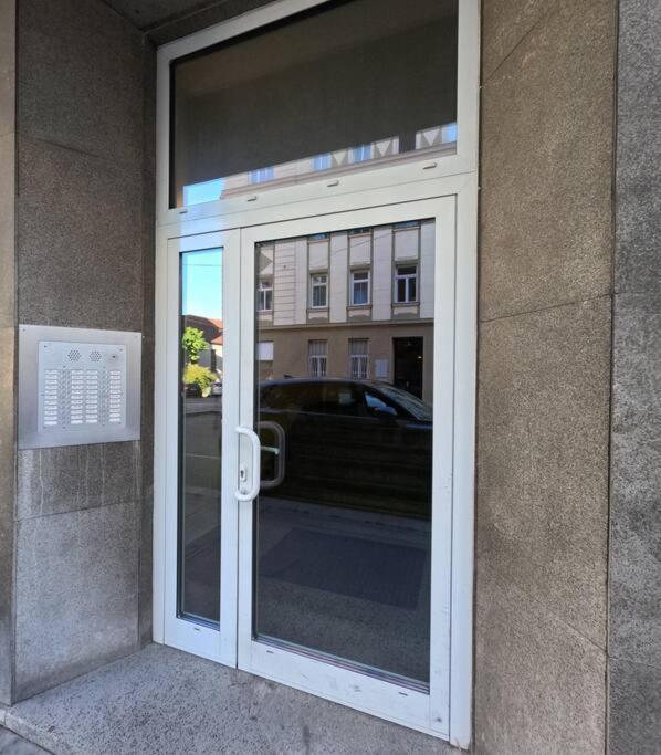 Vienna: Cozy 2-Room Apt. Εξωτερικό φωτογραφία